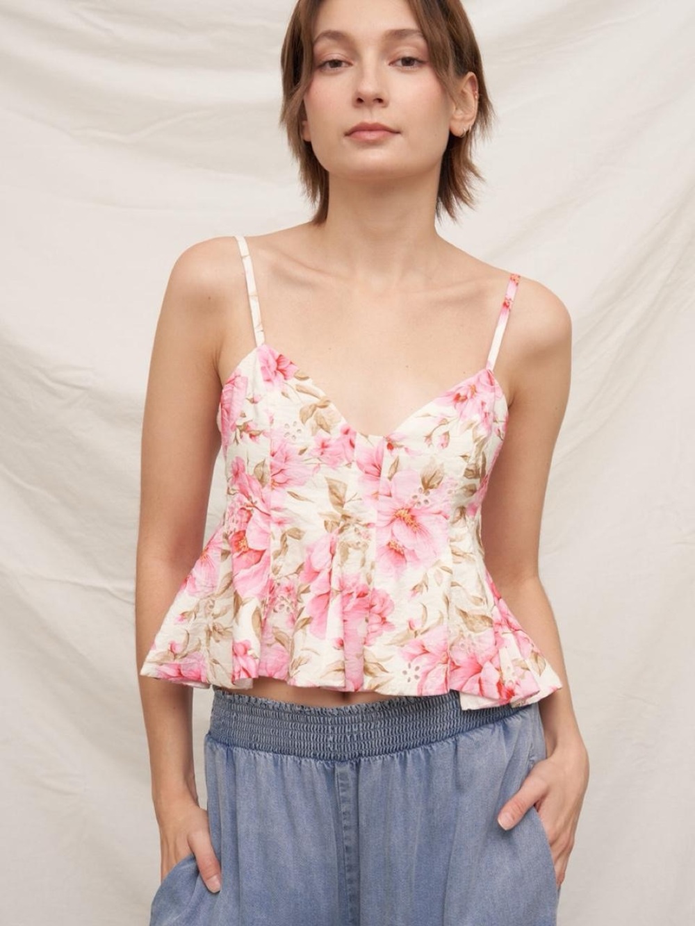 En Crème Amor Eyelet Crop Top